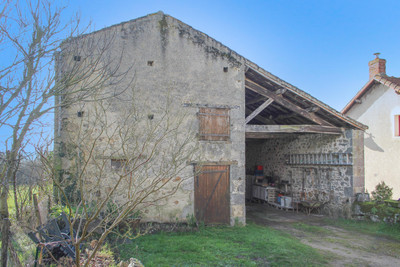 French property for sale in Gourgé, Deux-Sèvres - €155,000 - photo 2