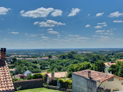Maison à vendre à Pouzauges, Vendée, Pays de la Loire, avec Leggett Immobilier