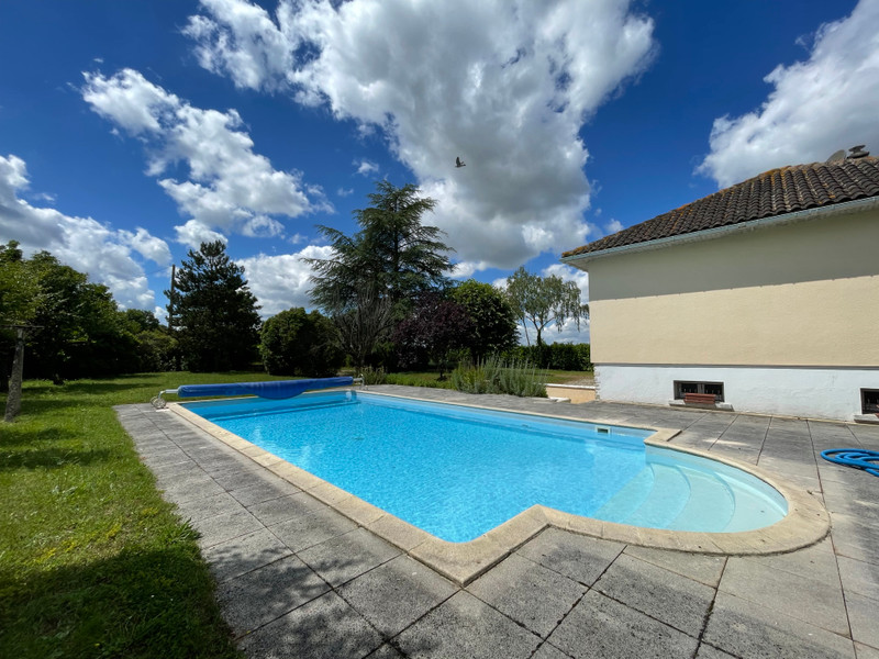 French property for sale in Fouqueure, Charente - €178,200 - photo 4