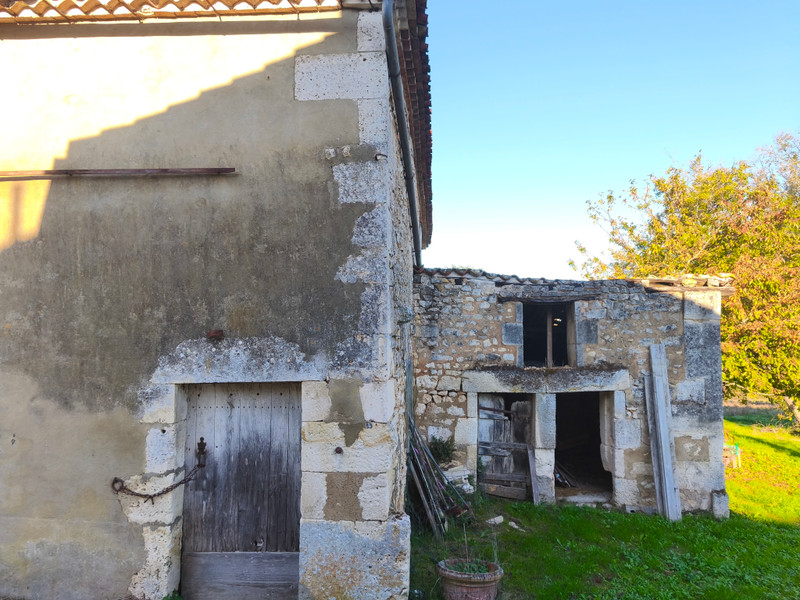 French property for sale in Grassac, Charente - €77,000 - photo 3