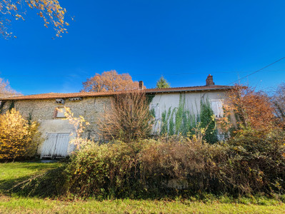 Maison à vendre à Arnac-la-Poste, Haute-Vienne, Limousin, avec Leggett Immobilier