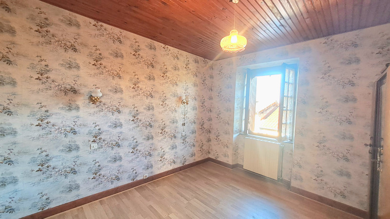 French property for sale in Étagnac, Charente - €99,000 - photo 4