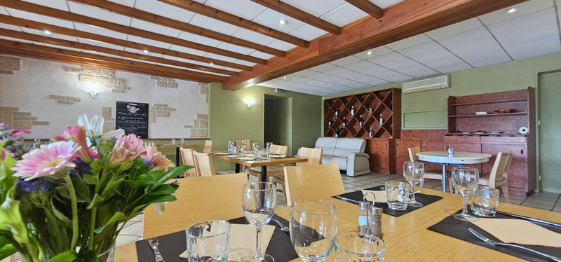 Commerce à vendre à Rives-d'Autise, Vendée - 339.200 € - photo 1