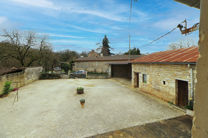 French property for sale in Brux, Vienne - €172,800 - photo 2