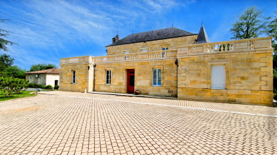 chateau for sale in Gironde