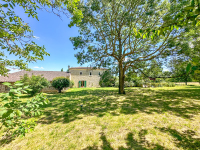 French property for sale in Nantillé, Charente-Maritime - €325,000 - photo 2
