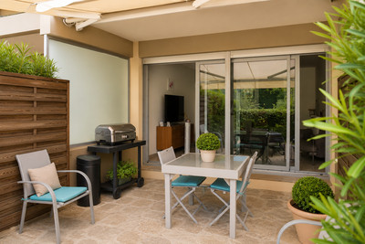 French property for sale in Le Lavandou, Var - €199,500 - photo 2