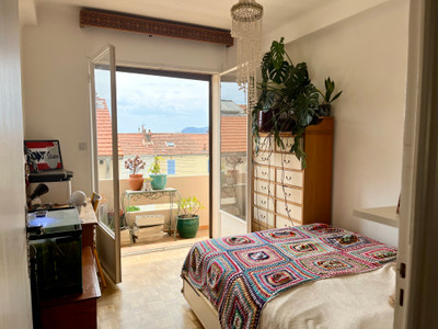 French property for sale in Toulon, Var - €231,500 - photo 8