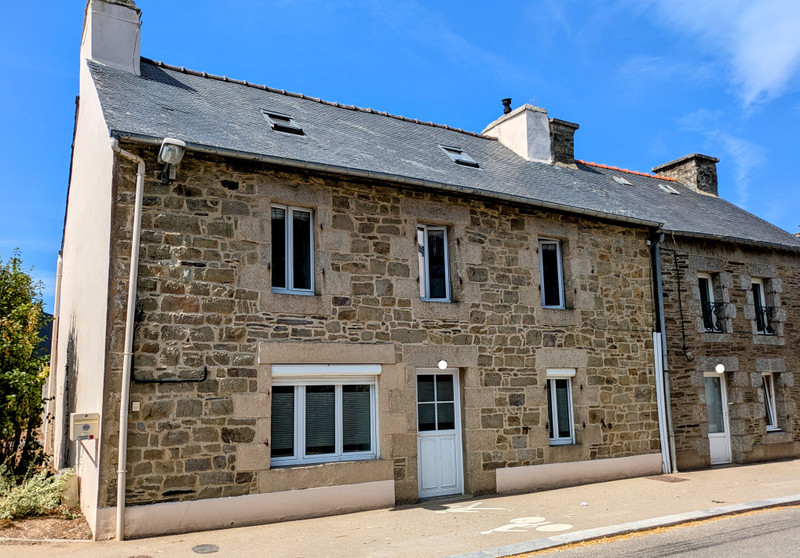 French property for sale in Maël-Carhaix, Côtes-d'Armor - €130,000 - photo 0