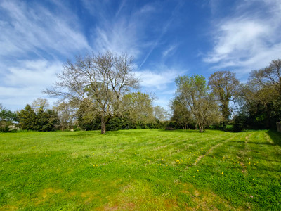 French property for sale in Fontenay-le-Comte, Vendée - €284,000 - photo 2