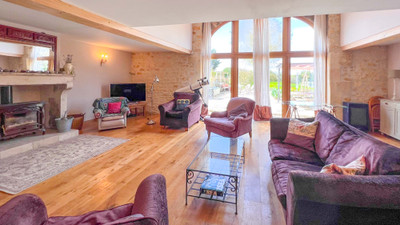 French property for sale in Bercloux, Charente-Maritime - €572,400 - photo 1