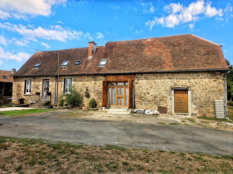 French property for sale in Le Chalard, Haute-Vienne - €139,990 - photo 0