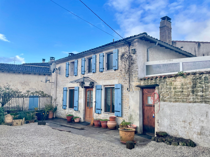 Propriété à vendre à Val-d'Auge, Charente - 119 900 €
