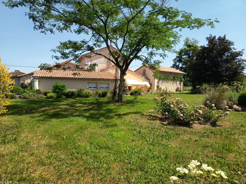French property for sale in Alloue, Charente - €294,250 - photo 1