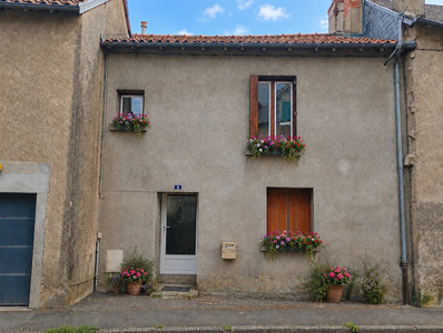 Maison à vendre à Montmorillon, Vienne, Poitou-Charentes, avec Leggett Immobilier