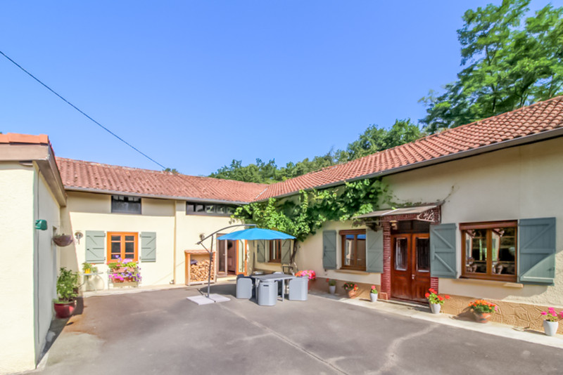 French property for sale in Castéra-Lou, Hautes-Pyrénées - €342,300 - photo 0