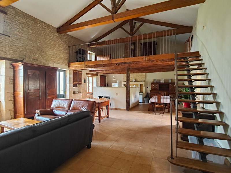 French property for sale in Linazay, Vienne - €199,900 - photo 3