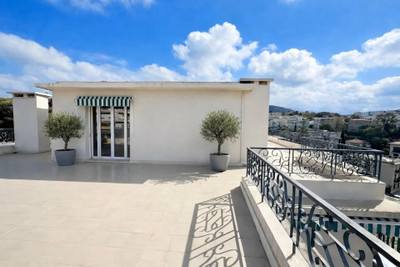 French property for sale in Nice, Alpes-Maritimes - €940,000 - photo 2