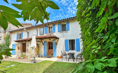 Maison à vendre à Bertric-Burée, Dordogne, Aquitaine, avec Leggett Immobilier