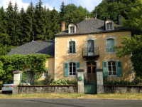 French property, houses and homes for sale in Champs-sur-Tarentaine-Marchal Cantal Auvergne