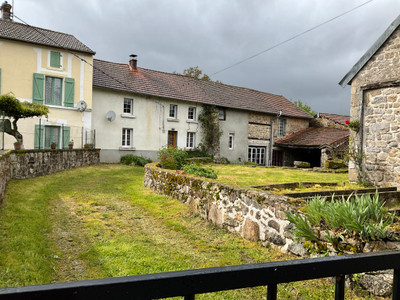 Maison à vendre à Saint-Marc-à-Loubaud, Creuse, Limousin, avec Leggett Immobilier