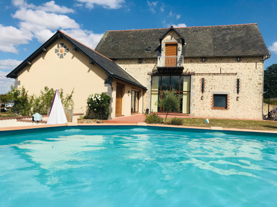 Maison à vendre à Évron, Mayenne, Pays de la Loire, avec Leggett Immobilier