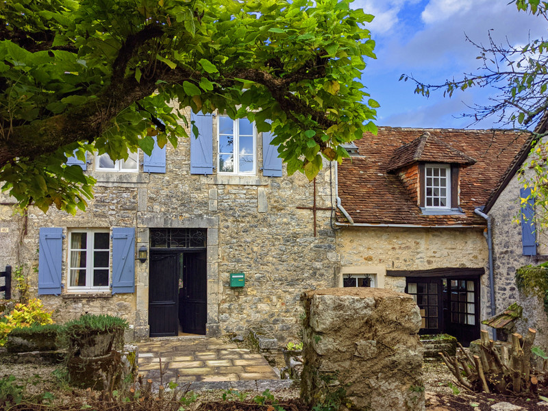 French property for sale in Ajat, Dordogne - €251,450 - photo 3