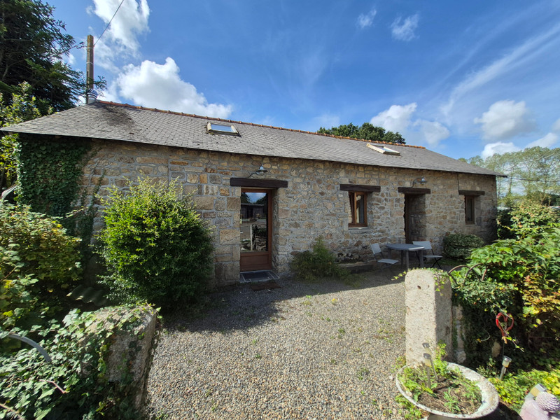 French property for sale in Saint-Agathon, Côtes-d'Armor - €550,000 - photo 2