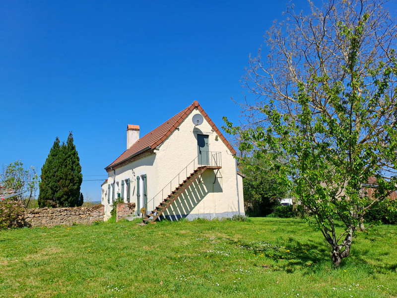 French property for sale in Fours, Nièvre - €149,500 - photo 1