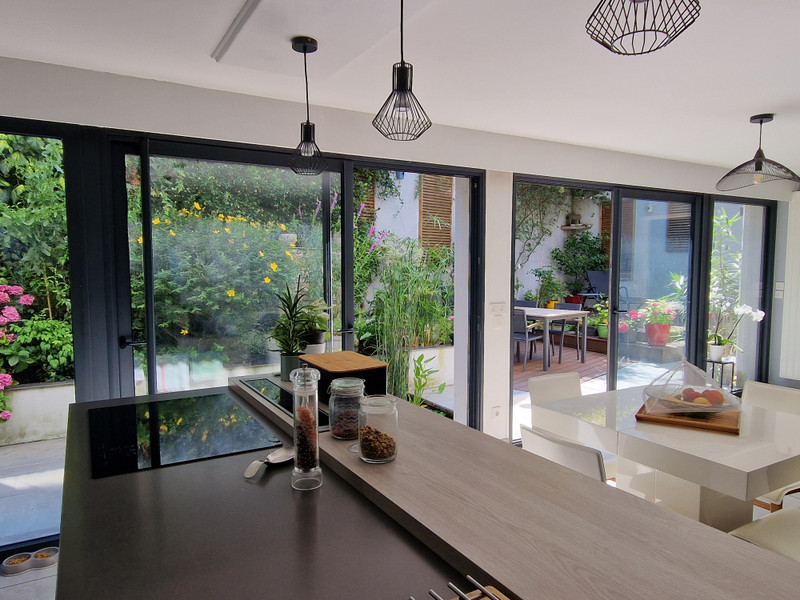 French property for sale in Bordeaux, Gironde - €649,000 - photo 1