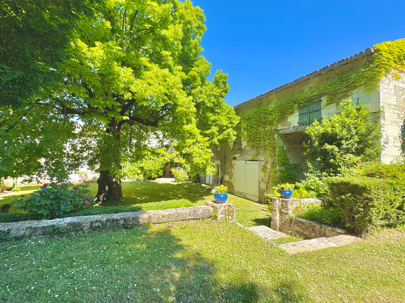 French property for sale in Monts-sur-Guesnes, Vienne - €399,900 - photo 3