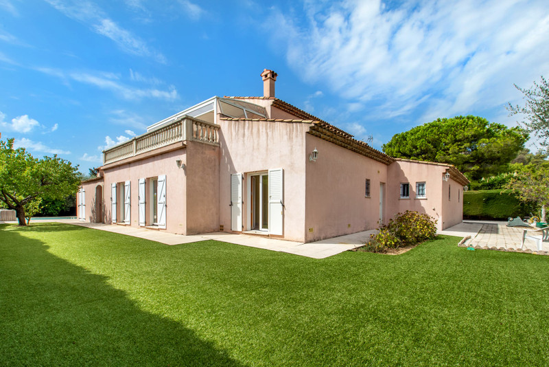 French property for sale in Villefranche-sur-Mer, Alpes-Maritimes - &#8364;2,800,000 - photo 5