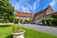 Propriété à vendre à Saint-Hilaire-des-Loges, Vendée - 689 000 € - photo n°1