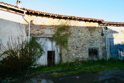 French property for sale in Écuras, Charente - €21,600 - photo 7