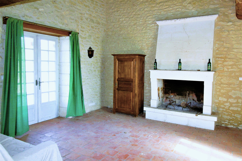 French property for sale in Cherval, Dordogne - €130,000 - photo 4