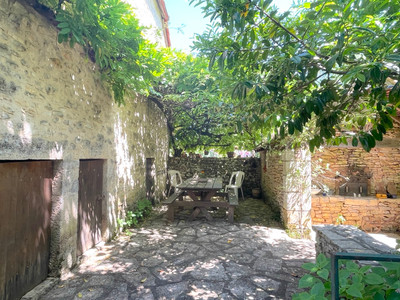 French property for sale in Cubjac-Auvézère-Val d'Ans, Dordogne - €375,000 - photo 9
