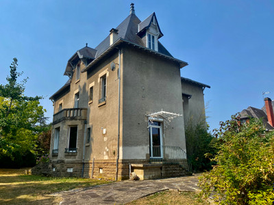 Chateau à vendre à Bourganeuf, Creuse, Limousin, avec Leggett Immobilier