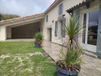 Maison à vendre à Cozes, Charente-Maritime - 479.200 € - photo 1