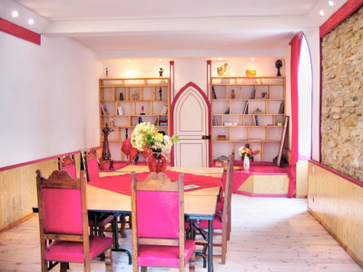Fabulous 12th century presbytery + Bedroom suites + Art studio+ Loft to convert + Ideal for B&B/courses... 