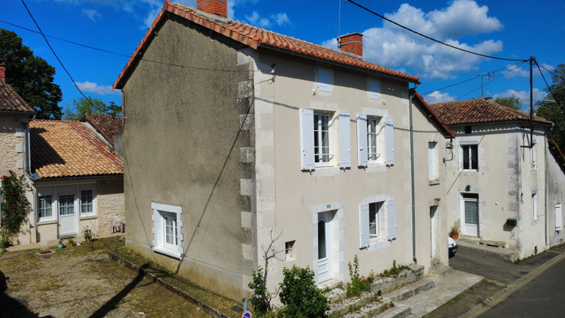 Propriété à vendre à Saint-Laurent-de-Céris, Charente - 114 450 €