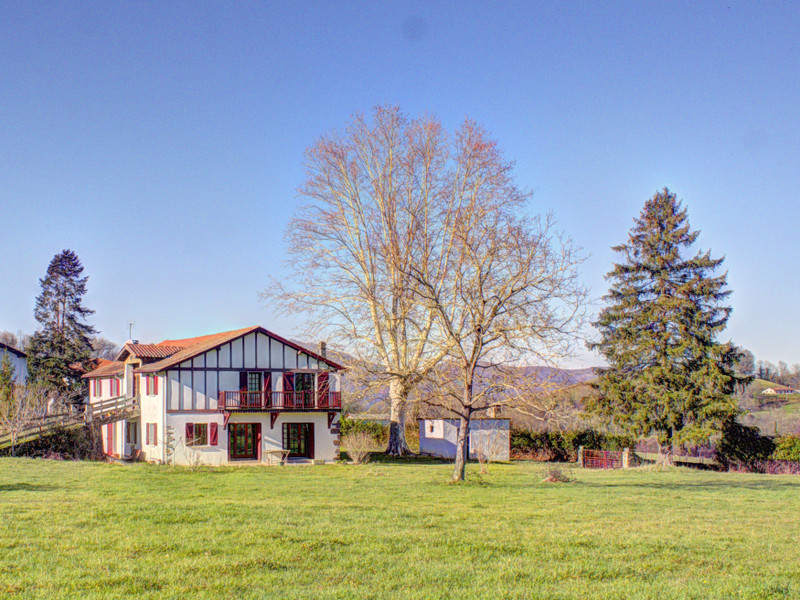 French property for sale in Saint-Jean-Pied-de-Port, Pyrénées-Atlantiques - €549,000 - photo 2