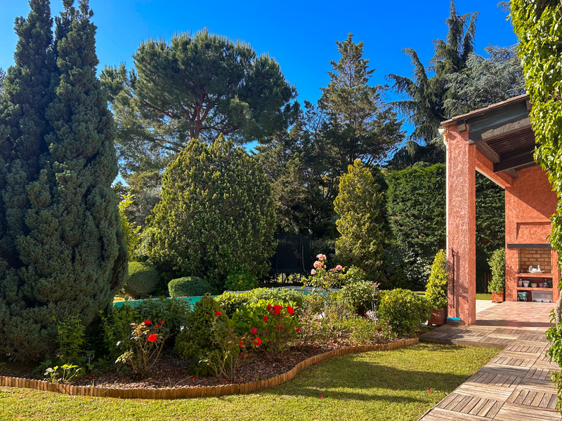 French property for sale in Villeneuve-Loubet, Alpes-Maritimes - €1,095,000 - photo 1