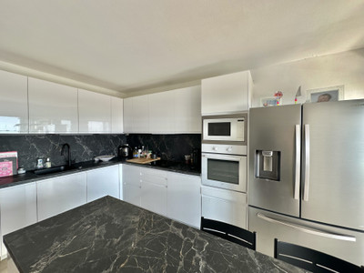 French property for sale in Antibes, Alpes-Maritimes - €650,000 - photo 4