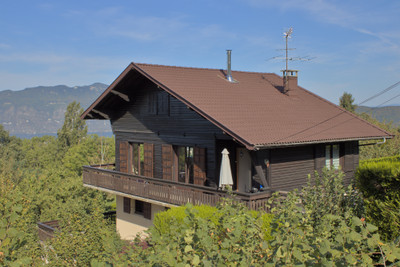 Chalet à vendre à Pugny-Chatenod, Savoie, Rhône-Alpes, avec Leggett Immobilier