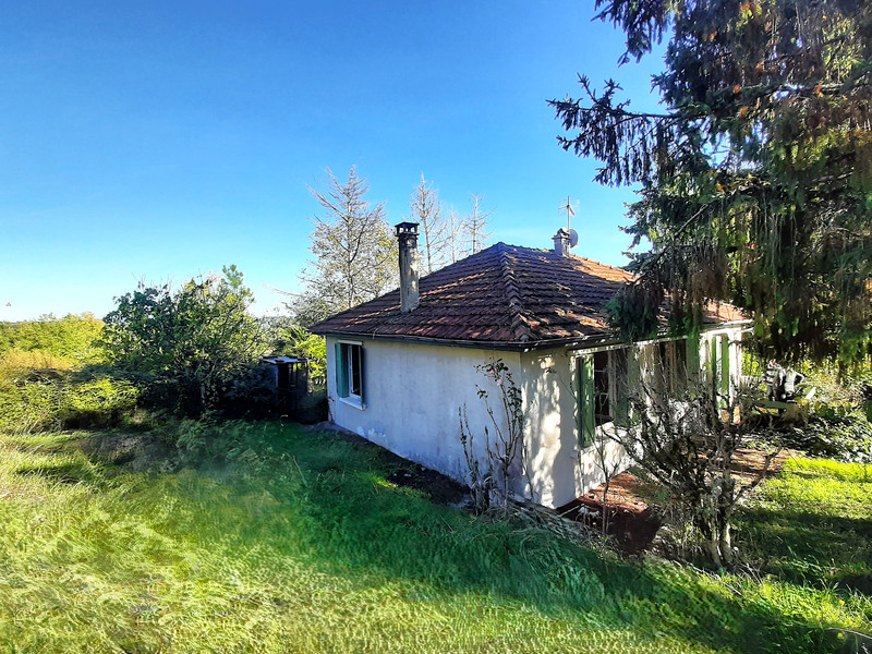 French property for sale in Saint-Séverin, Charente - €98,280 - photo 0