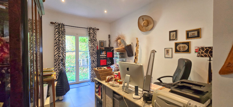 French property for sale in Maule, Yvelines - €850,000 - photo 13