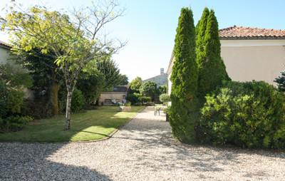 French property for sale in Les Éduts, Charente-Maritime - €186,300 - photo 1