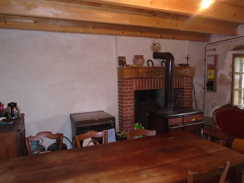 French property for sale in Pressac, Vienne - &#8364;35,000 - photo 3