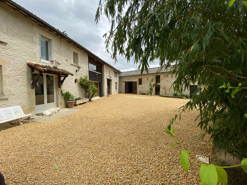 Maison à vendre à Cuhon, Vienne - 379.000 € - photo 1