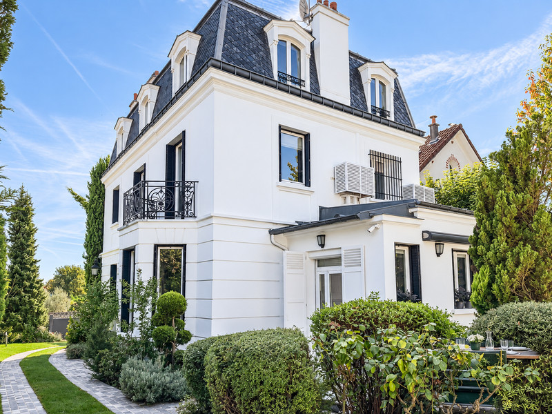 French property for sale in Saint-Cloud, Hauts-de-Seine - €3,300,000 - photo 0
